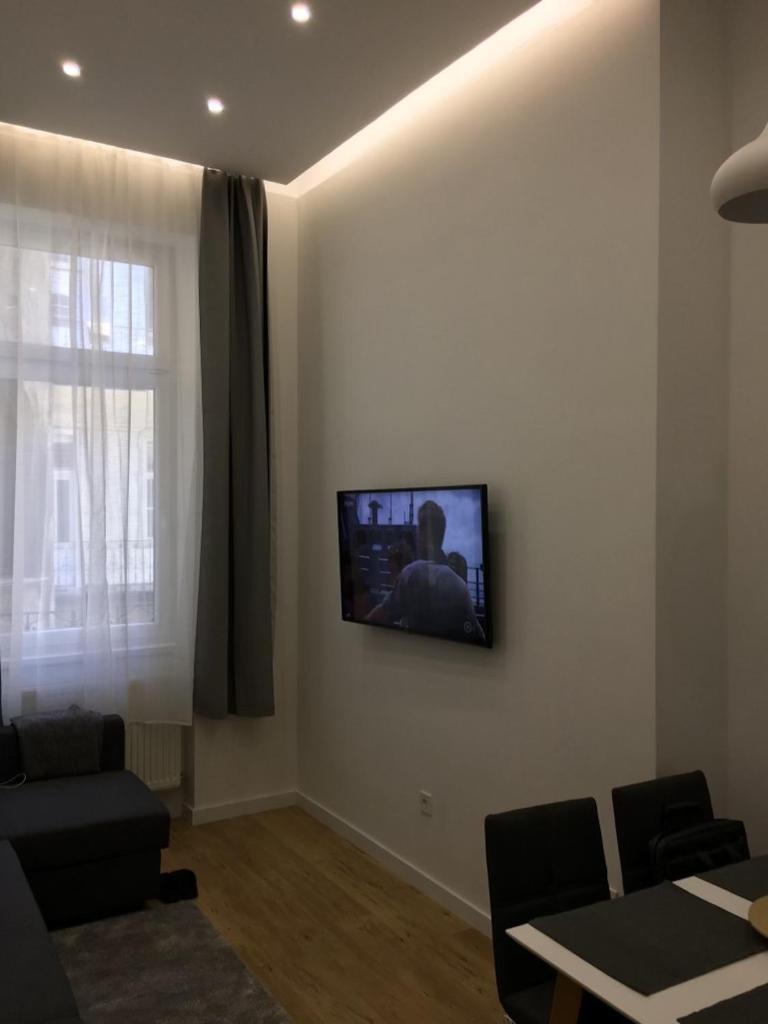 Colton Budapest Paulay Apartments Exterior photo